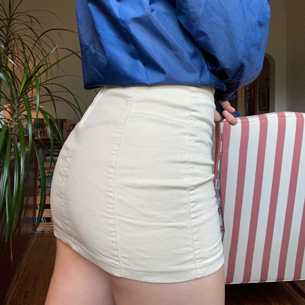 Akira Khaki colored mini skirt